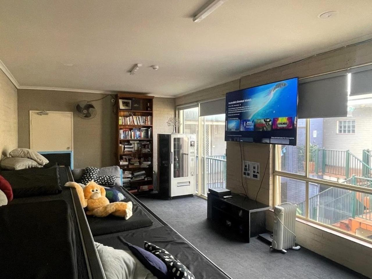Хостел Newtown Backpackers Сидней Экстерьер фото