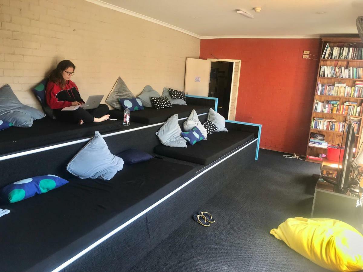 Хостел Newtown Backpackers Сидней Экстерьер фото